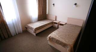 Гостевой дом Gostinitsa Shambala Белгород Улучшенный двухместный номер с 2 отдельными кроватями-4