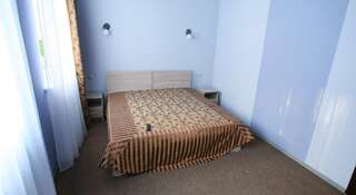 Гостевой дом Gostinitsa Shambala Белгород Улучшенный двухместный номер с 2 отдельными кроватями-2